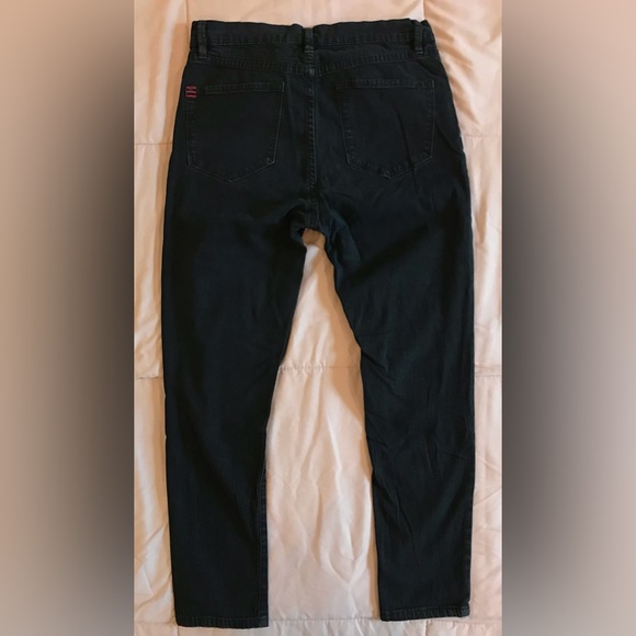 BDG Twig Grazer High Rise Black Jeans with Back Pocket Stitch Detail - 27W - Picture 9 of 9